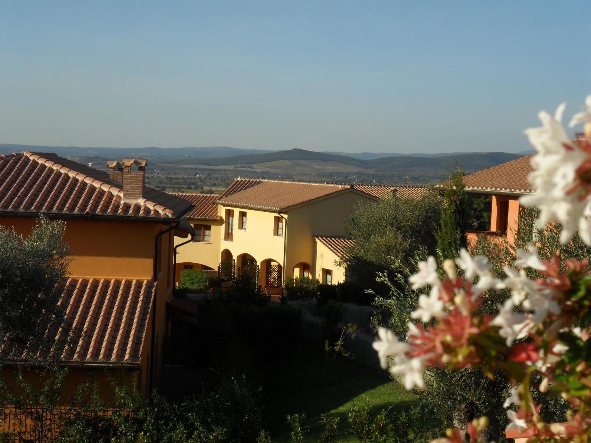 Aparthotel Borgo Etrusco Scarlino Exterior foto