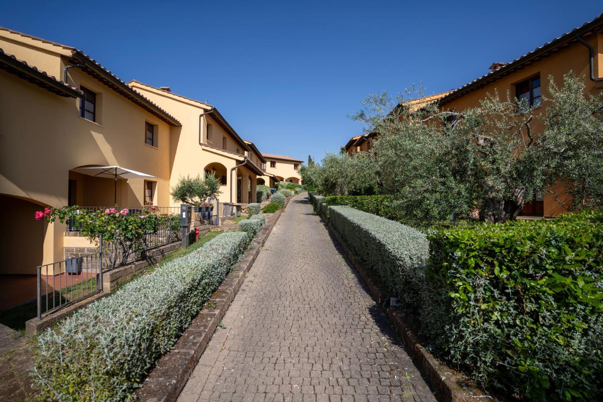 Aparthotel Borgo Etrusco Scarlino Exterior foto